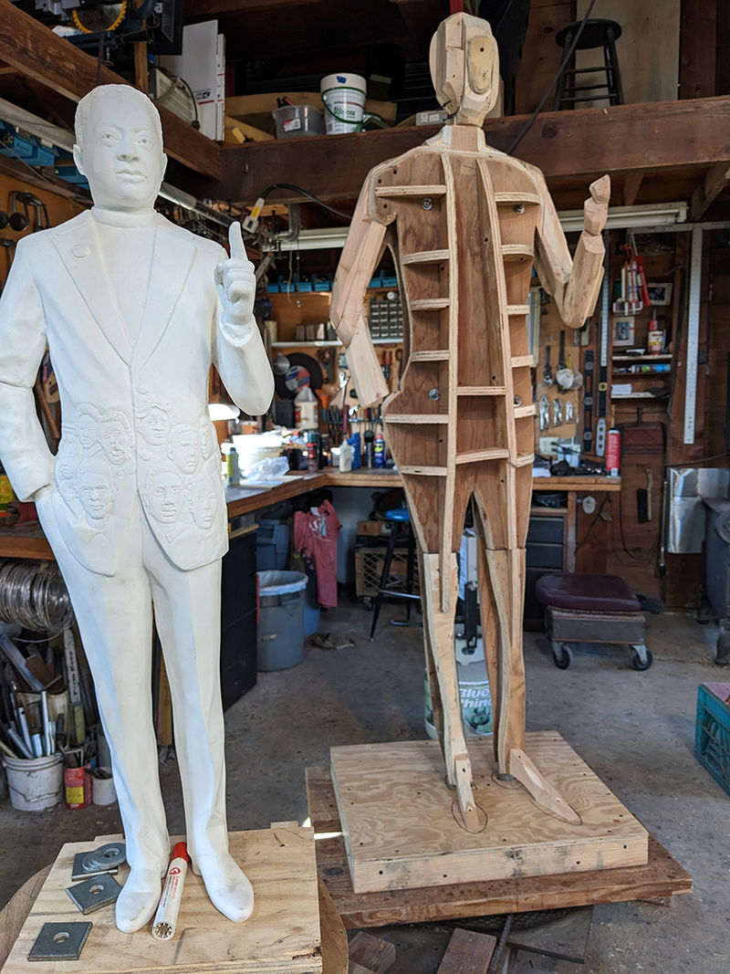 Design and build of the armature for enlargement. 