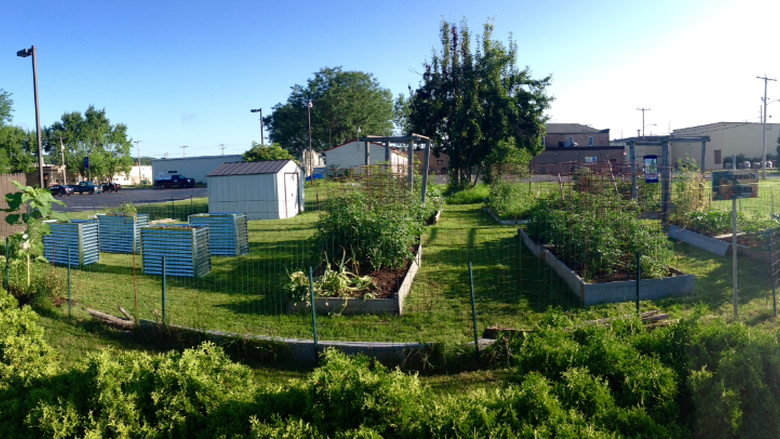 A panoramic view of the Penn State Shenango campus garden