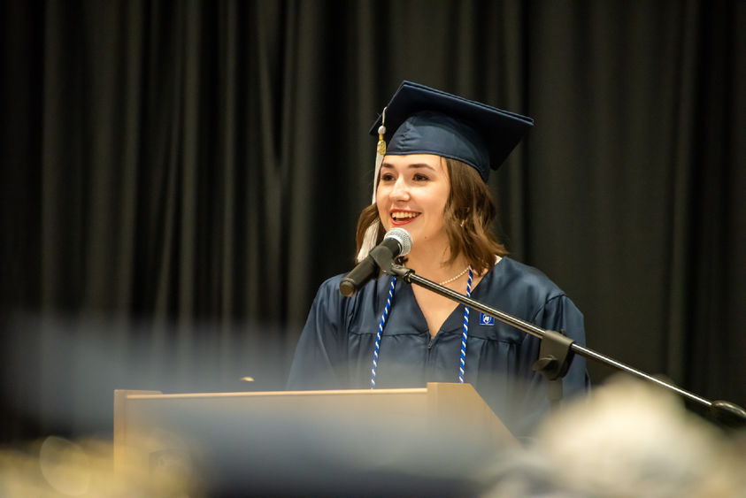 Kenadi Erdely delivering her commencement speech.